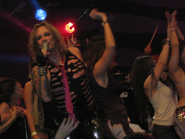 steel panther concert flashing