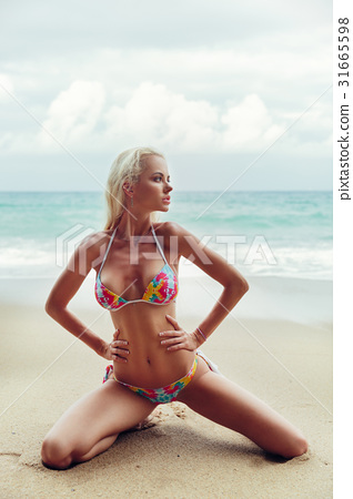 ann vaccaro recommends Beach Bikini Models