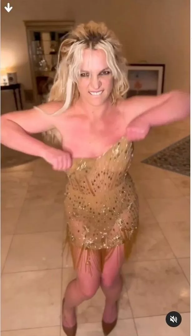 Britney Spears Boob Slip photo xxx