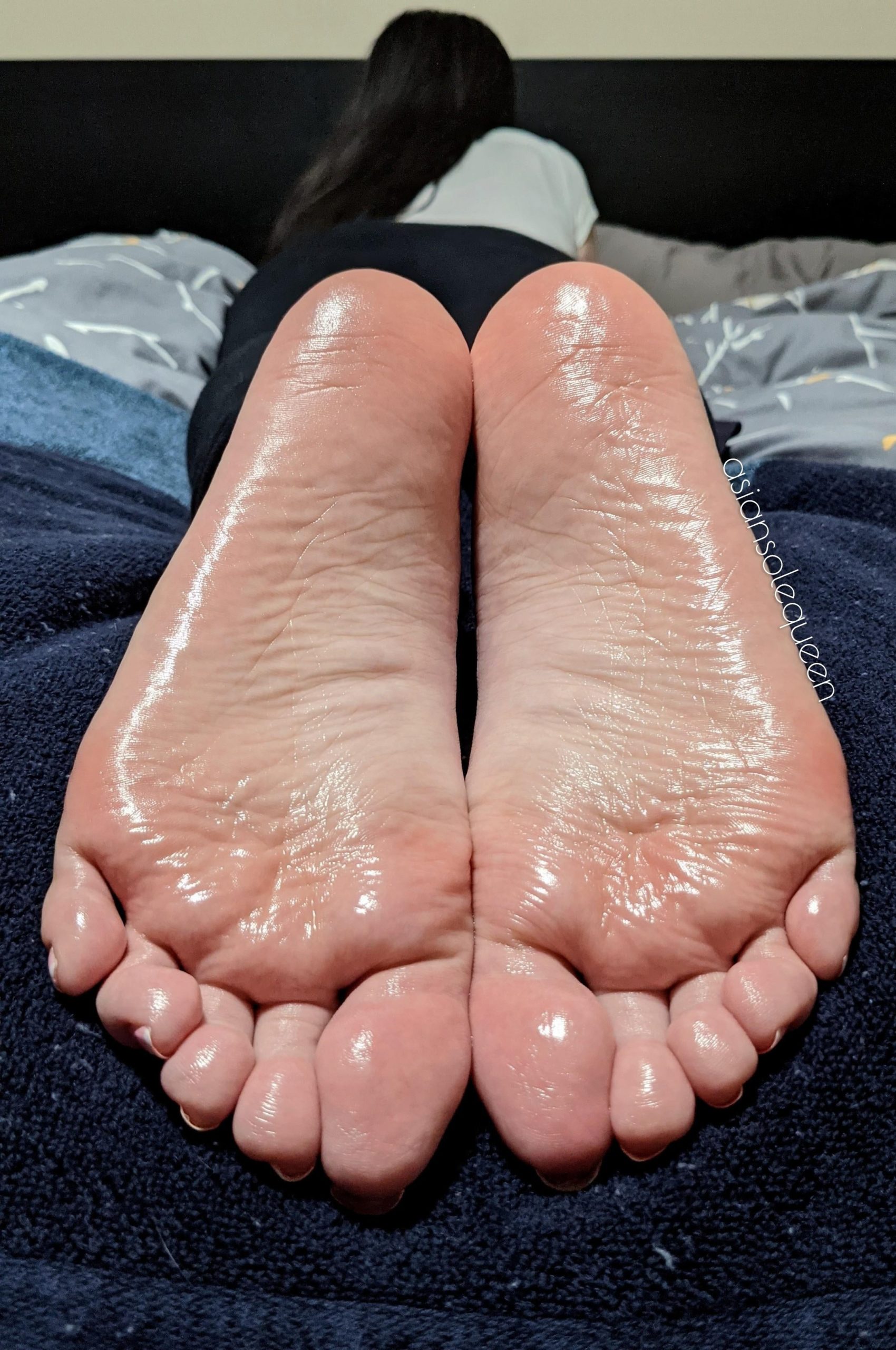 chad foley share cum on wrinkled soles photos