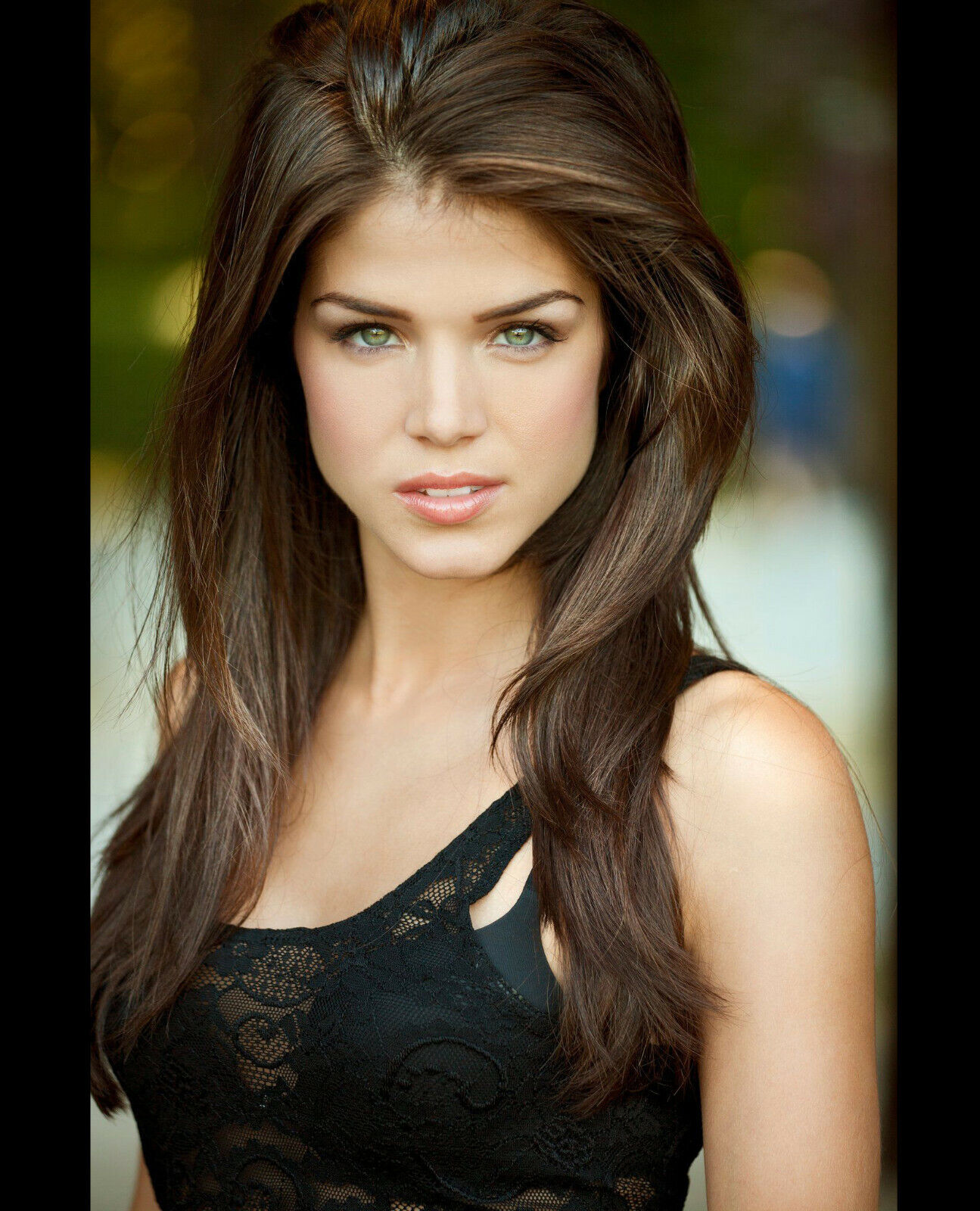 marie avgeropoulos sexy