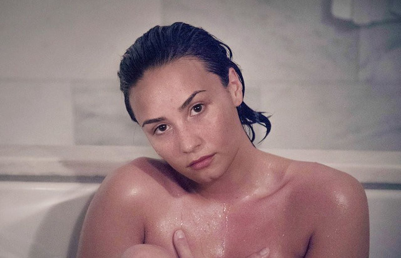 albert rafales recommends demi lovato leaked nudes pic