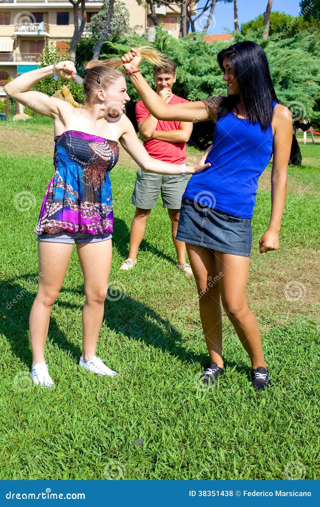 daniel linscott recommends two women fighting in the backyard pic