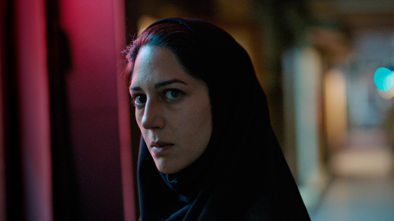 aakash nihalani recommends Danlod Film Sexi Irani