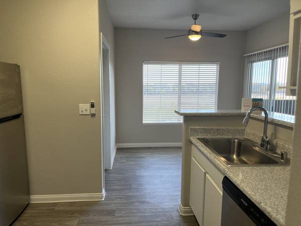 brent staton recommends las vegas craigslist apt pic