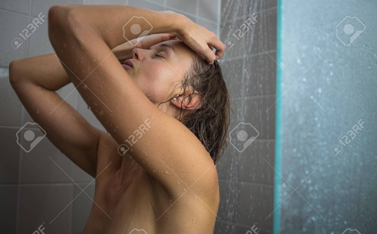 Hot Girls In The Shower nice ouest