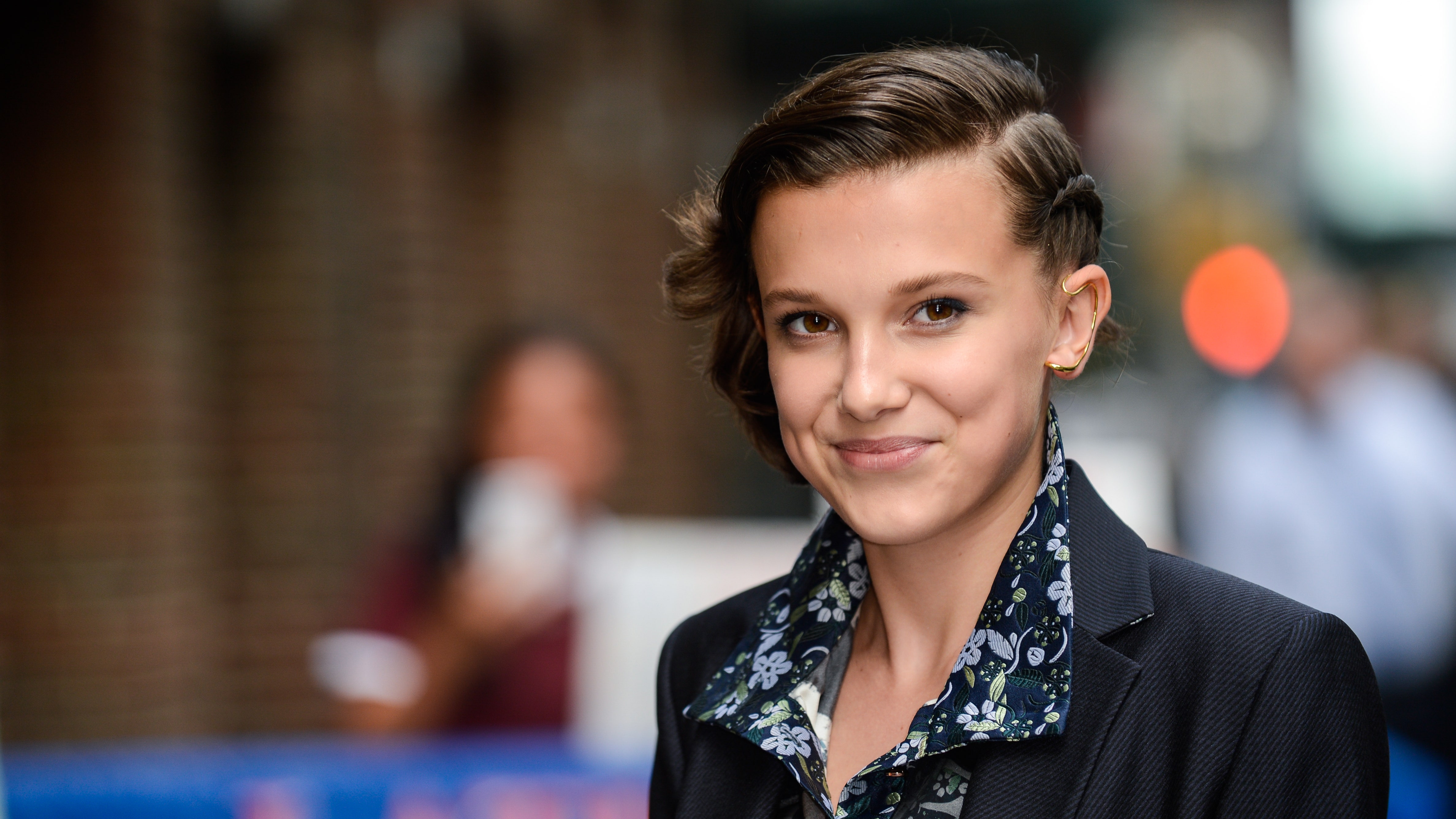 Millie Bobby Brown Twerk to beds