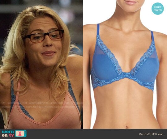 Emily Bett Rickards Bra Size chuck boobs