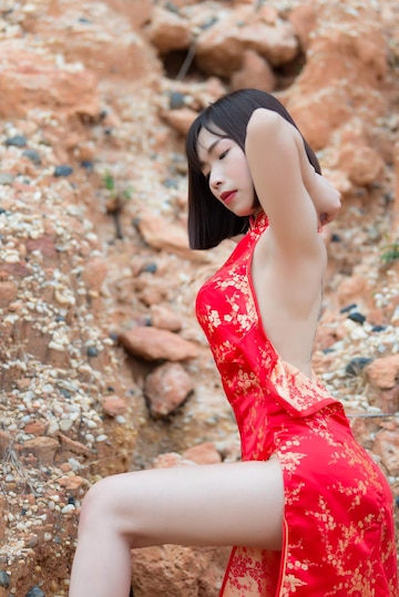 Hot Chinese Girl Picture talk caption
