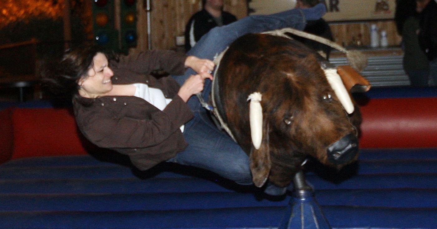 daniel dille recommends Fat Girl On Mechanical Bull
