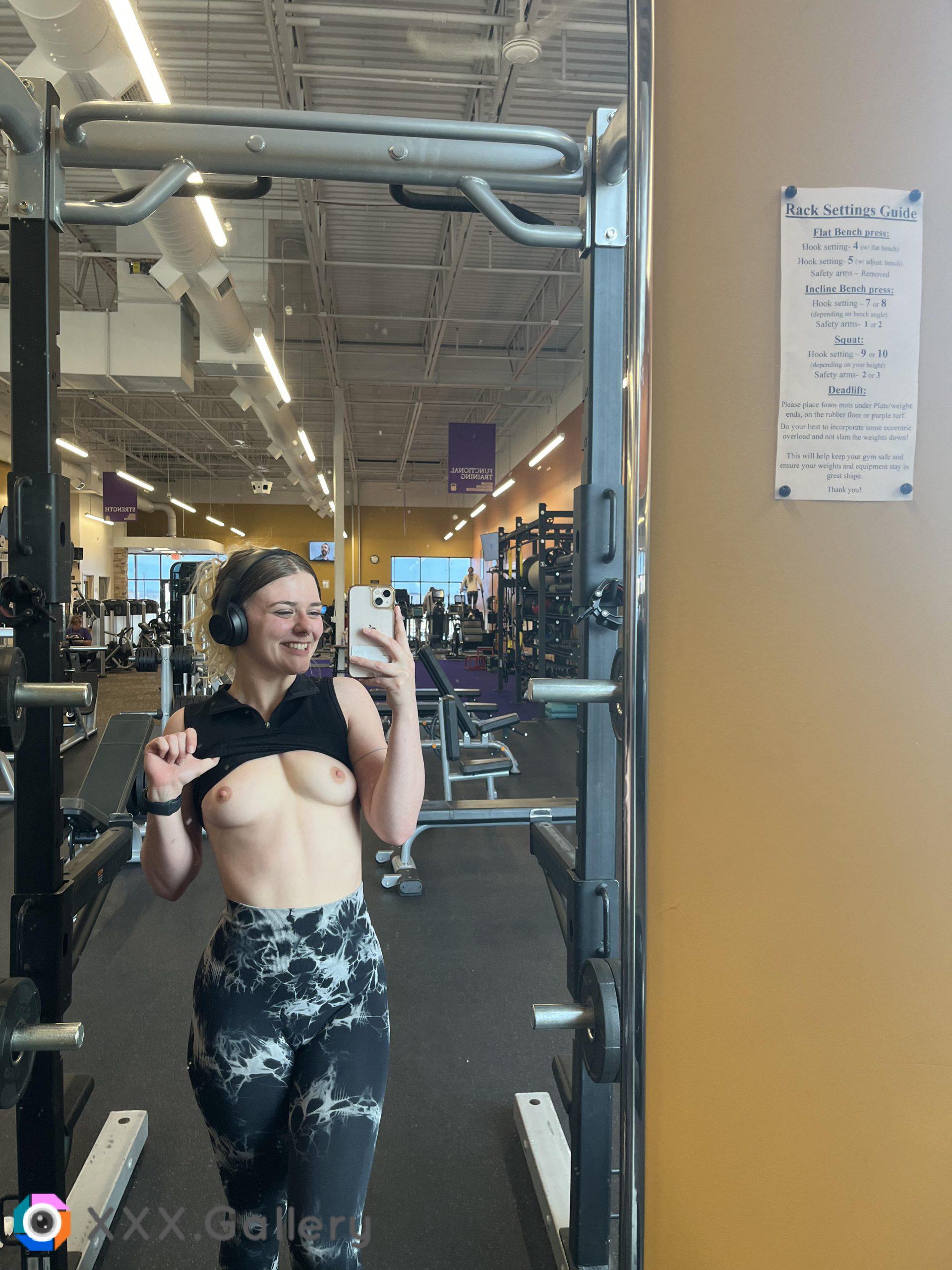 alexandra mihaita recommends flashing at the gym pic