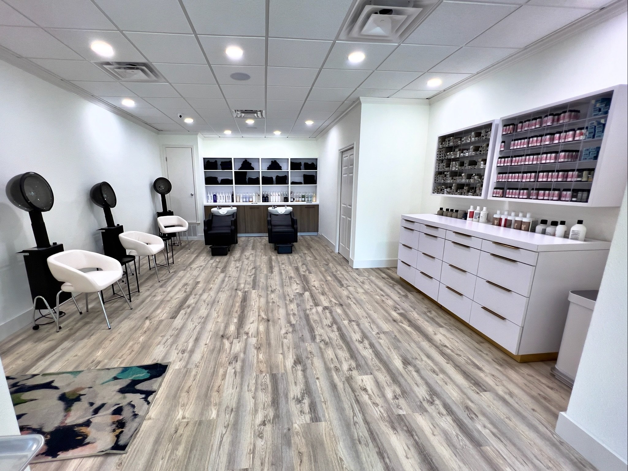 ashley renee garza recommends fox and fawn salon pic