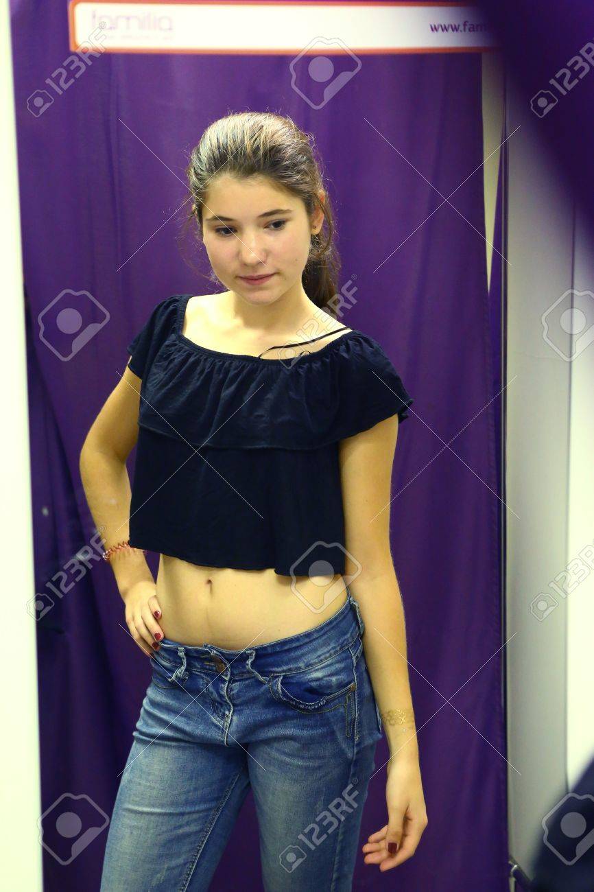 girls in fitting room