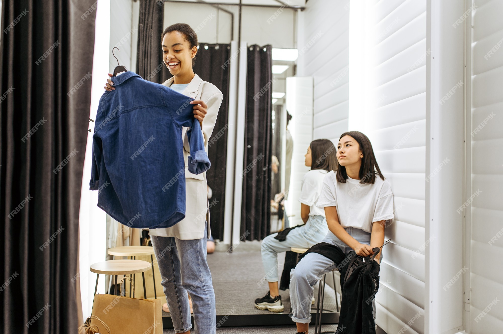 brian foust recommends Girls In Fitting Room