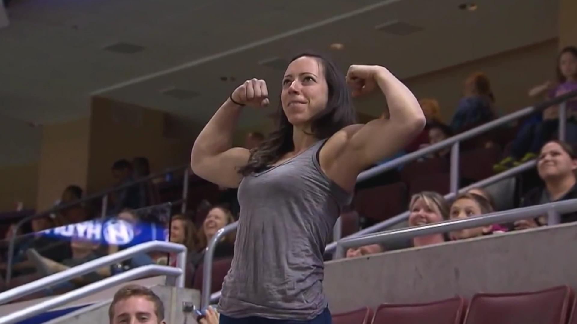 her bicep cam