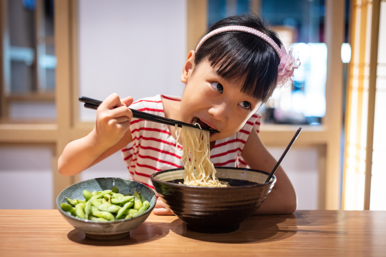 aaron gessner recommends japanese girl eating noodles pic
