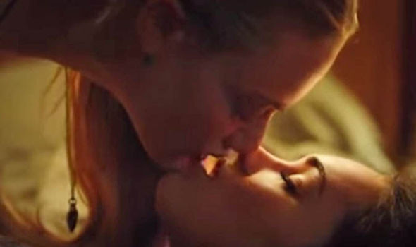 chantale simon recommends Jennifer Lawrence Lesbian Kiss