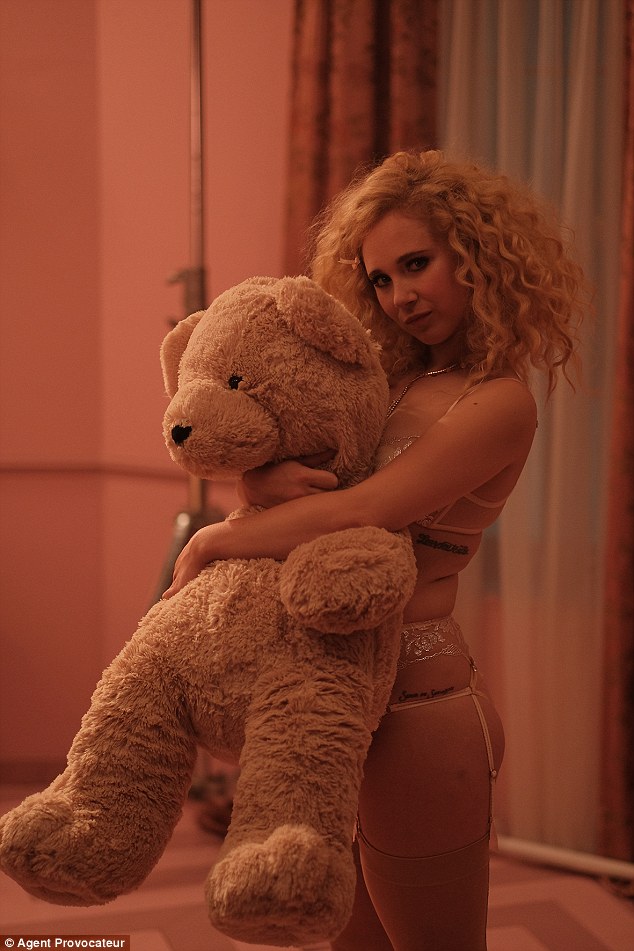 juno temple bikini