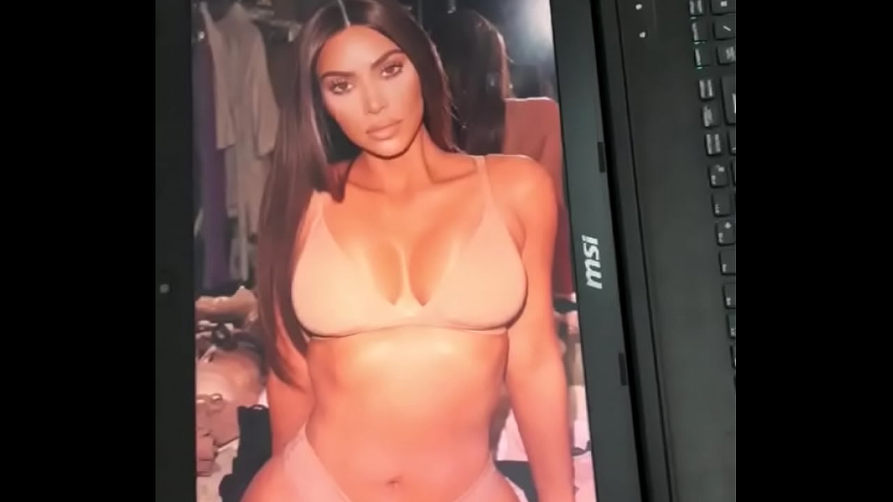 Kim Kardashian Cumshot cuties gif