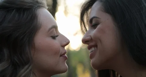 lesbian french kiss