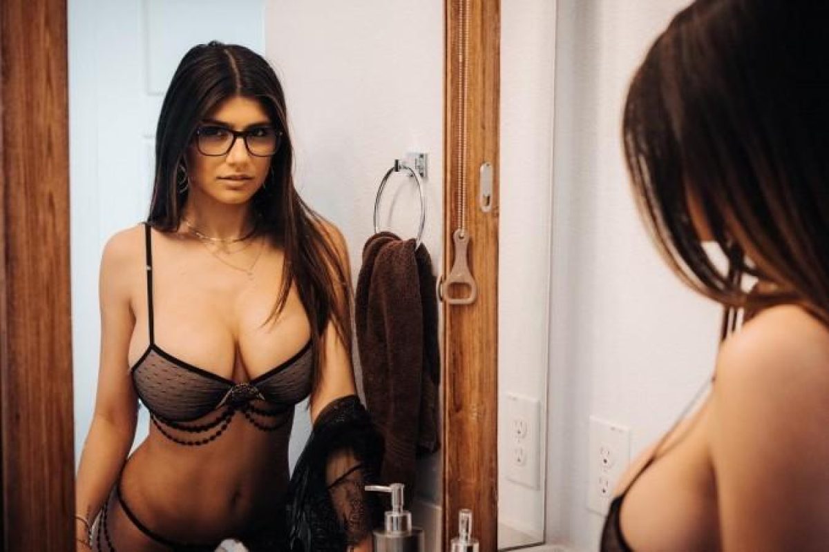 baladad recommends mia khalifa bra size pic