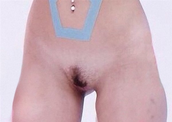 breda martin recommends miley cyrus vagina uncensored pic