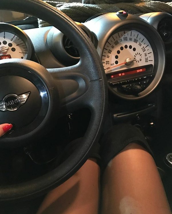 mini skirt in car