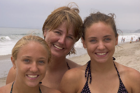 dinesh thakran share mom and daughter nude beach photos