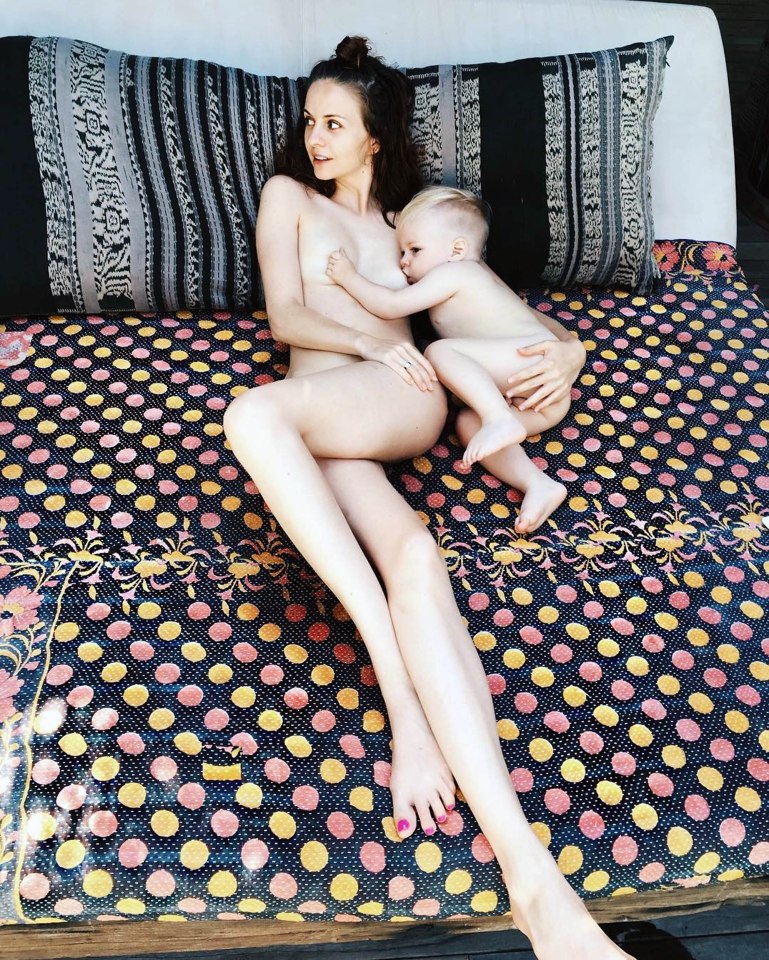 dakota abernathy recommends mom is always naked pic