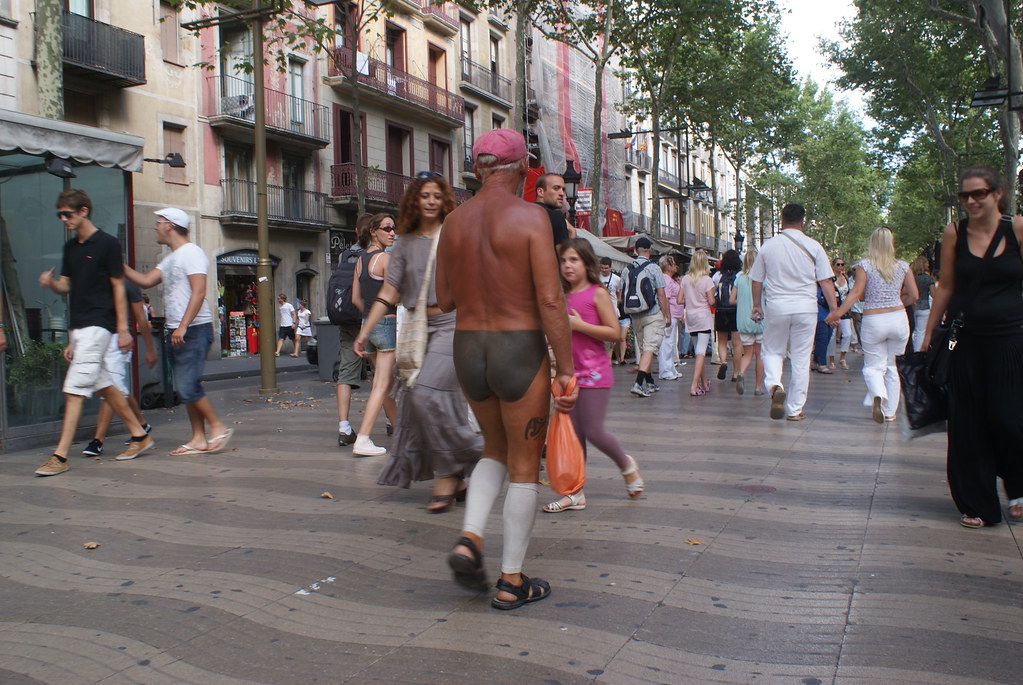 Naked People Walking Around n kjendiser
