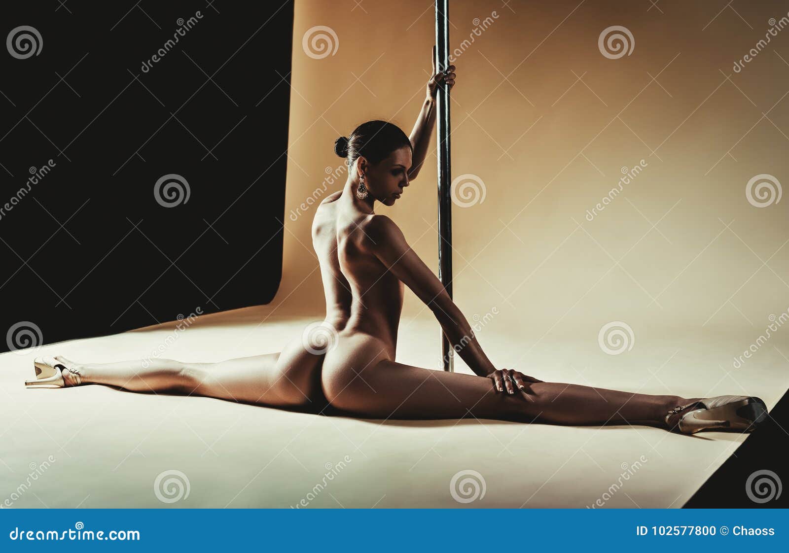 Best of Naked women pole dancing