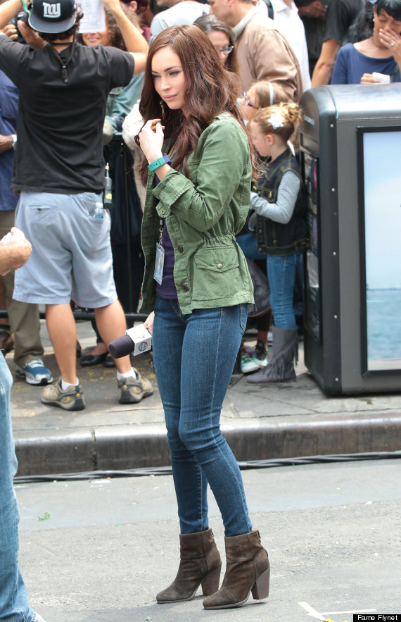 Ninja Turtles Megan Fox Jeans videos abril