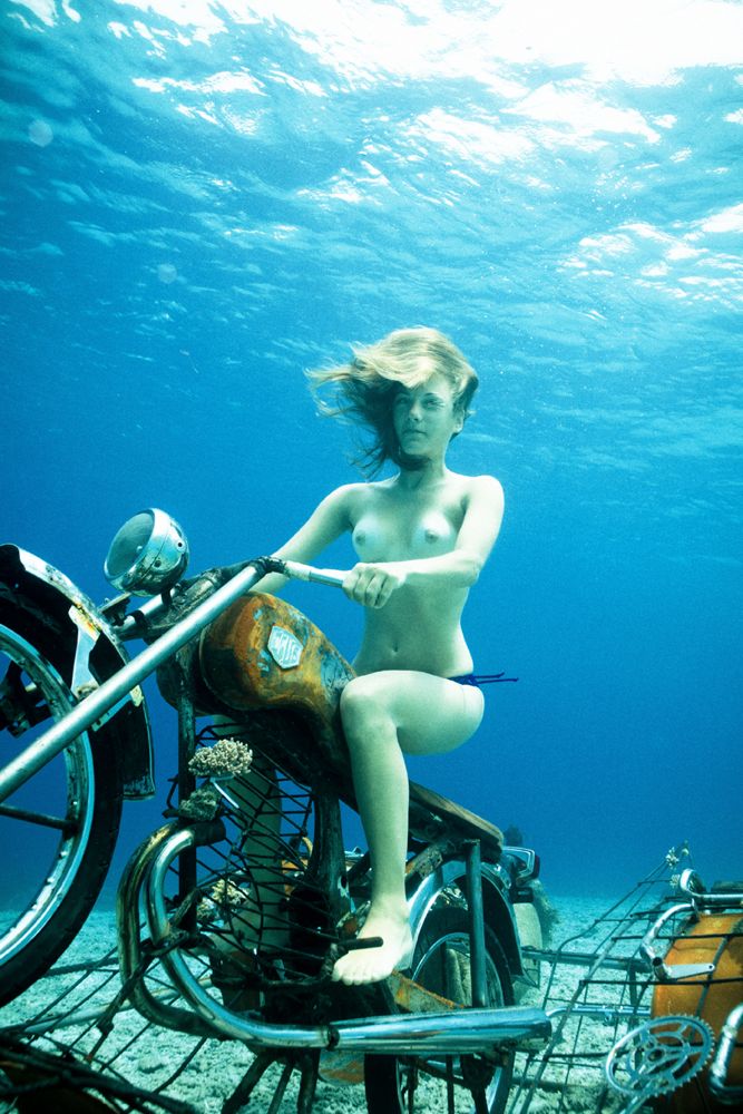 bonnie ishler add nude women under water photo