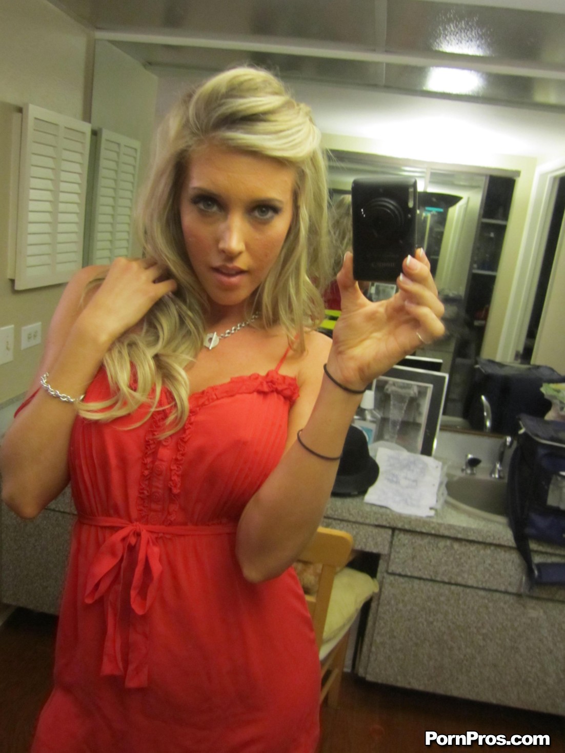 alan toong recommends samantha saint selfie pic