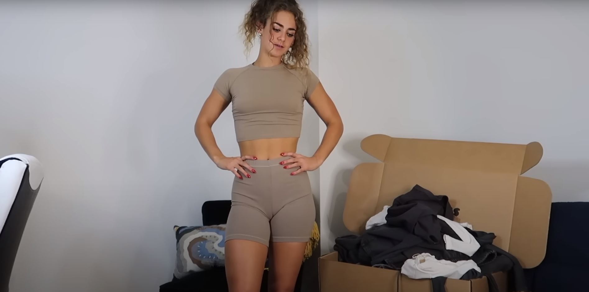 christie bray recommends See Thru Cameltoe