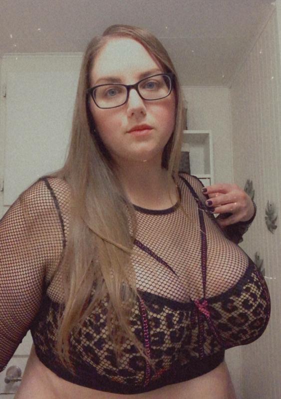 ashley marie durham recommends bbw facesitting skinny girl pic