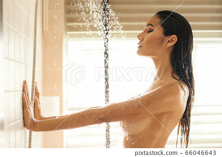 dhrumin shah recommends Sexy Woman Taking A Shower