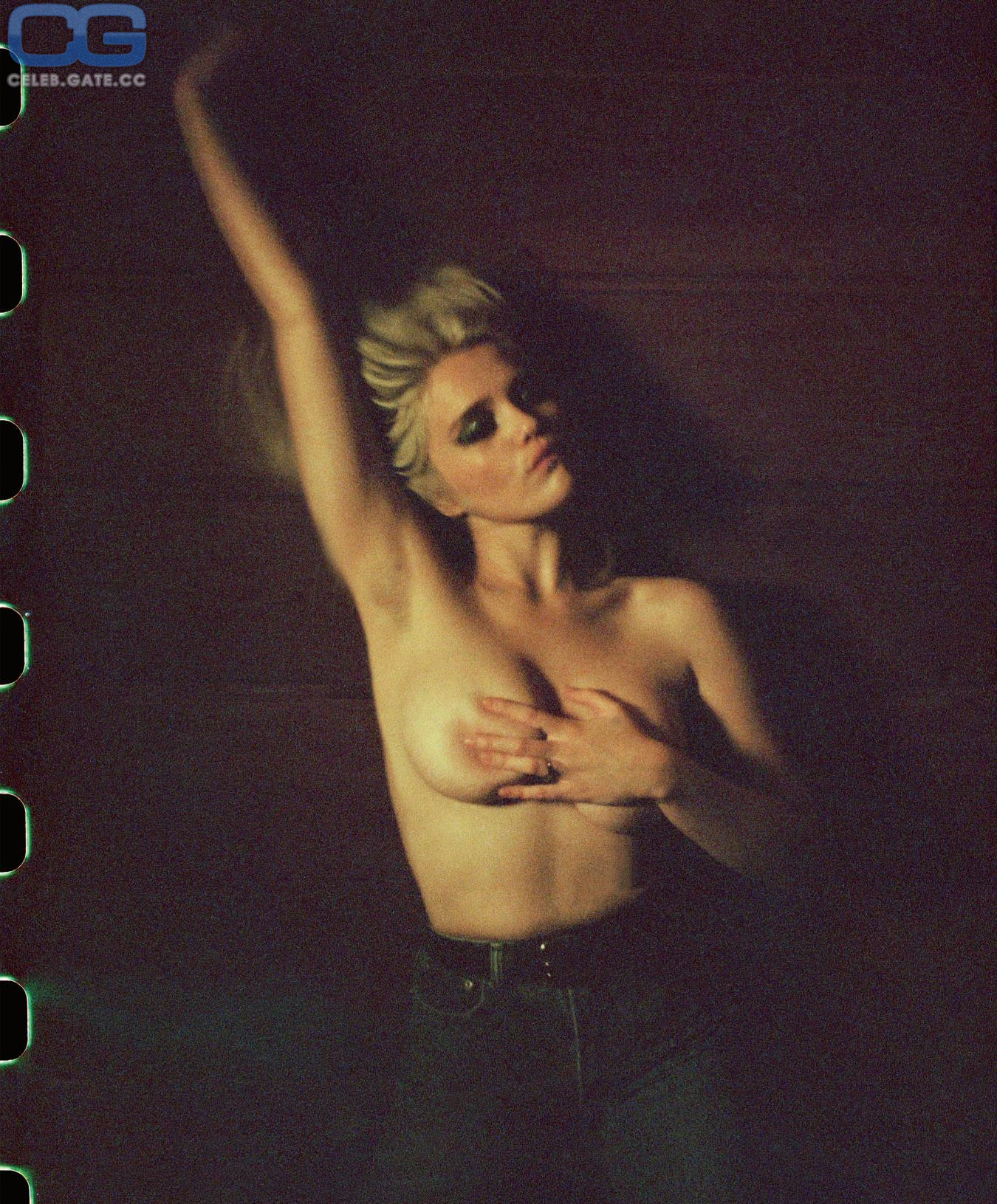 andrew sitorus recommends sky ferreira nude pic