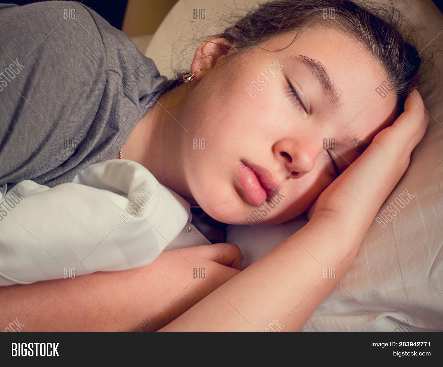 aryan varshney recommends sleeping teen pics pic