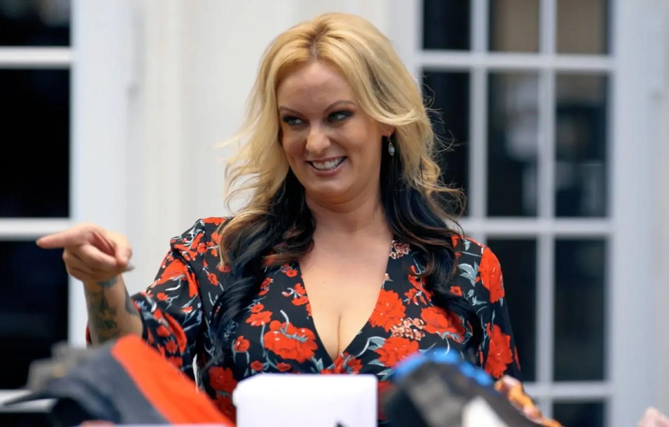 danny boggess recommends stormy daniels only fans pic