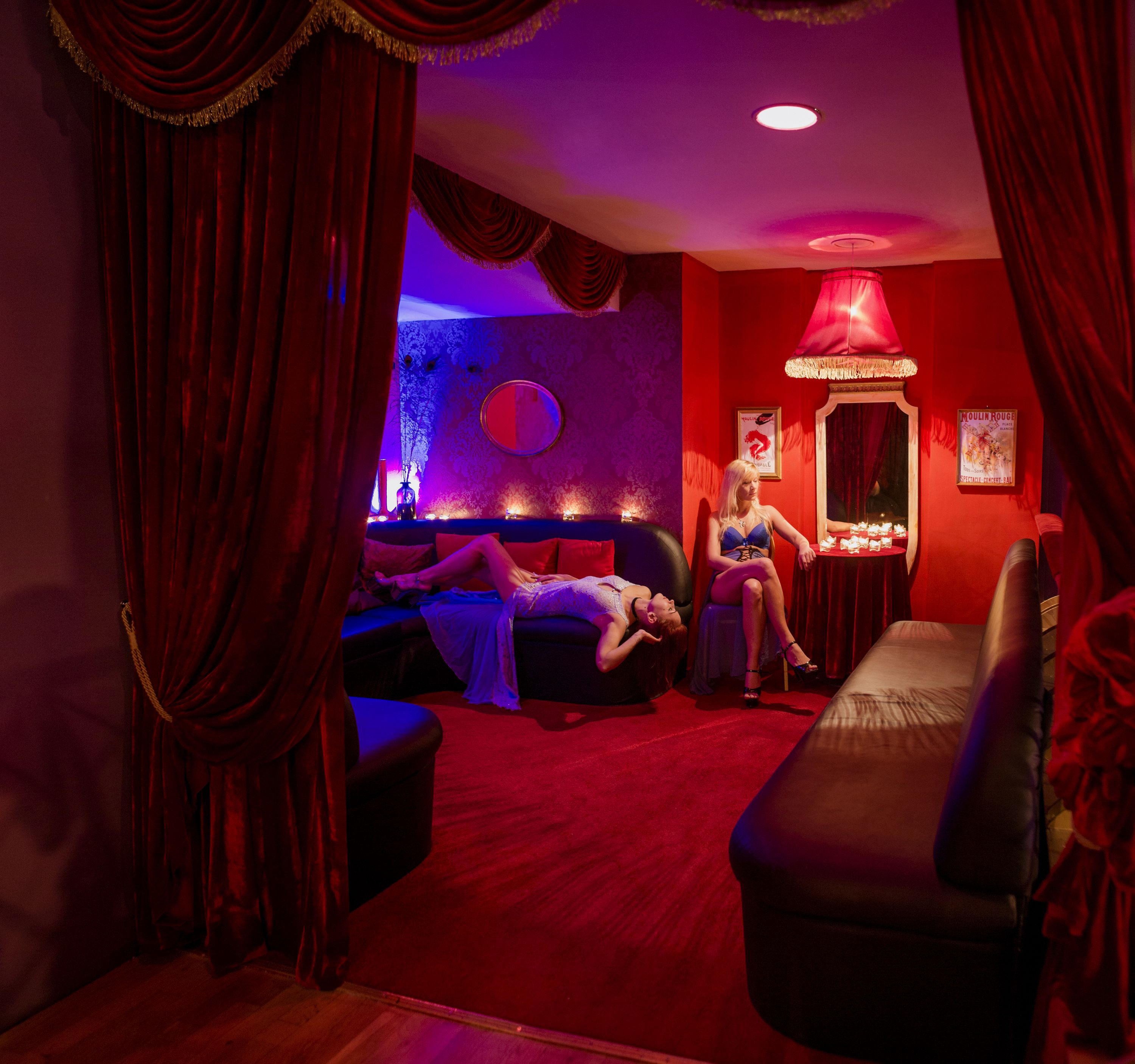 aravindan ramalingam recommends vip strip club room pic